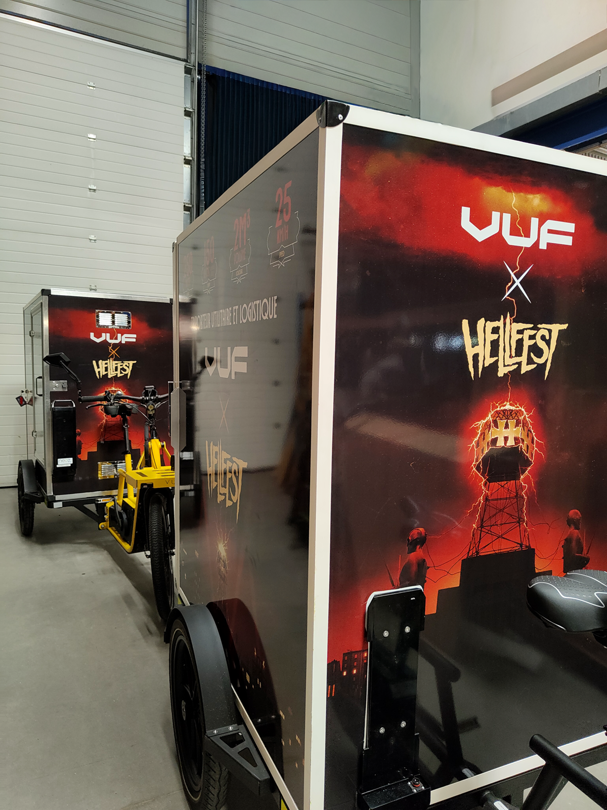 Décoration adhésive vélo cargo - Hellfest 2024